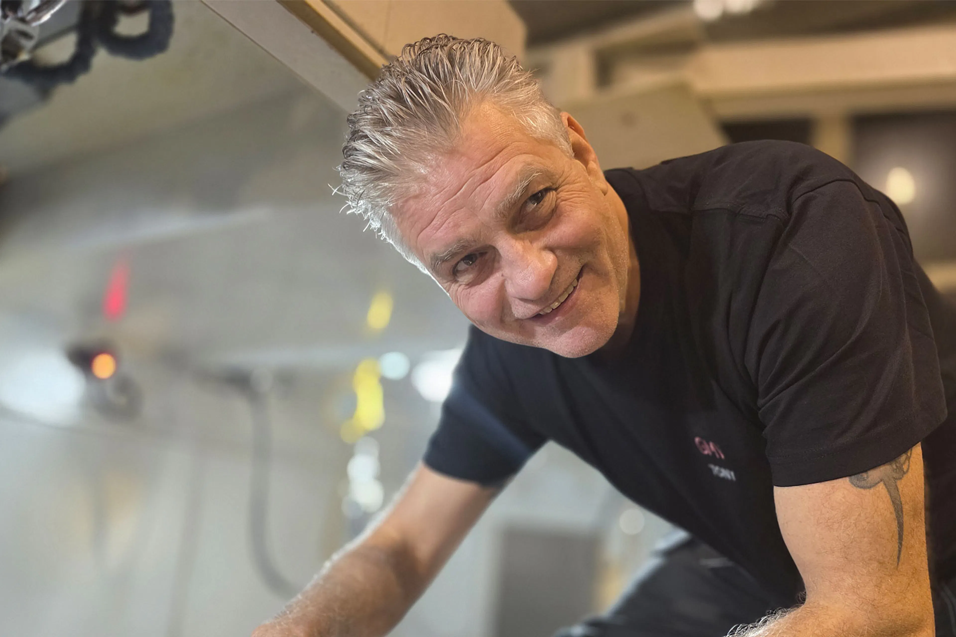 Tony Zeller med YCM TV 211