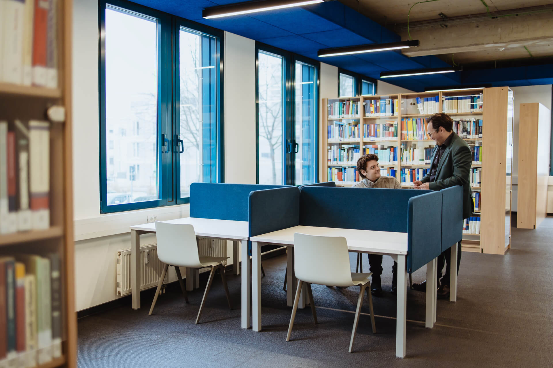Gemeinsames Arbeiten in der Bibliothek