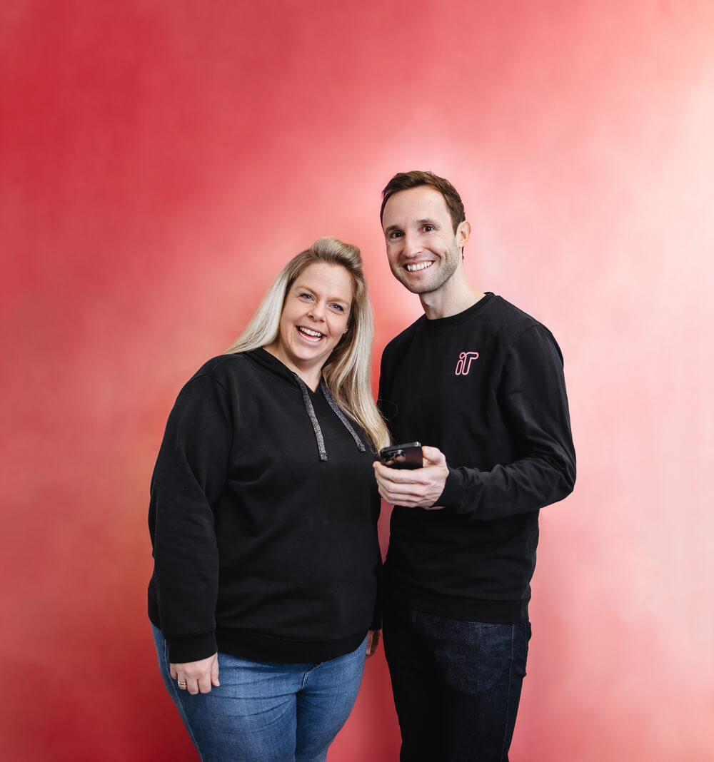 Zwei erfolgreiche ITler unterhalten sich über ihren Wechsel in die IT.