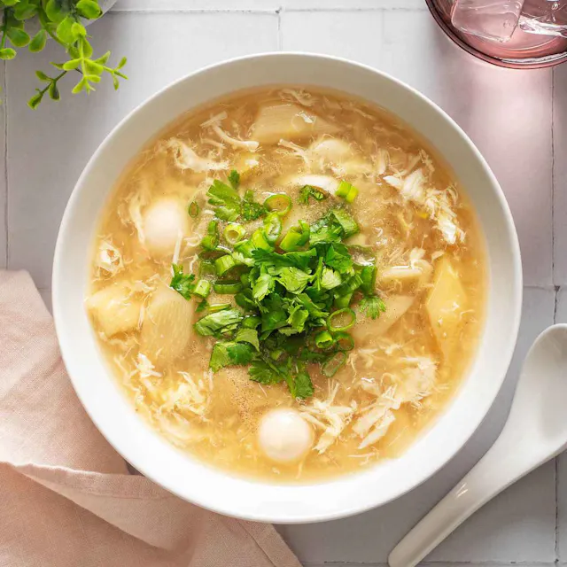 Vietnamese Crab Soup (Súp Cua) – A Comforting Bowl of Vietnamese Flavor