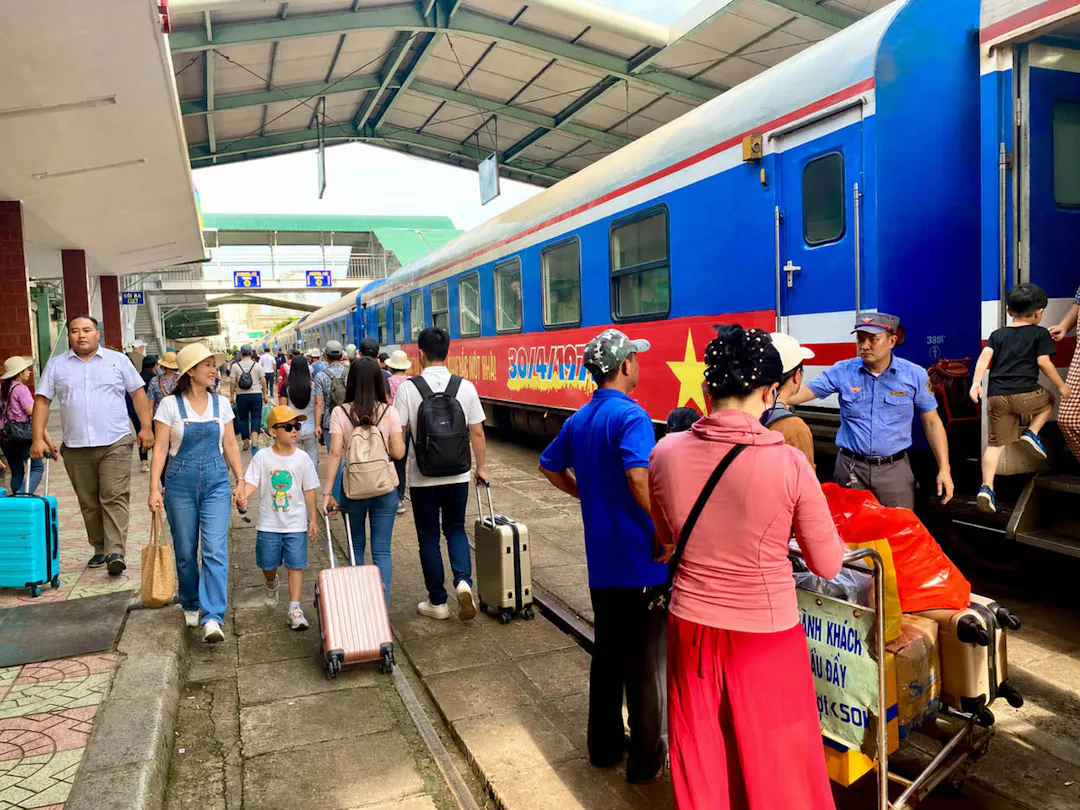 National Railways and Transportation in Vietnam for Tourists