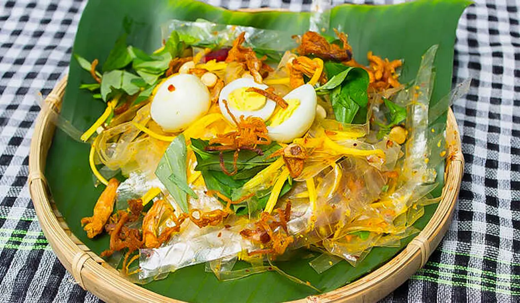 Key Ingredients That Make Bánh Tráng Trộn So Irresistible