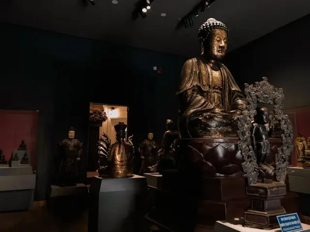 Vietnam National Museum of History in Pictures – Ancient Treasures & Timeless Heritage
