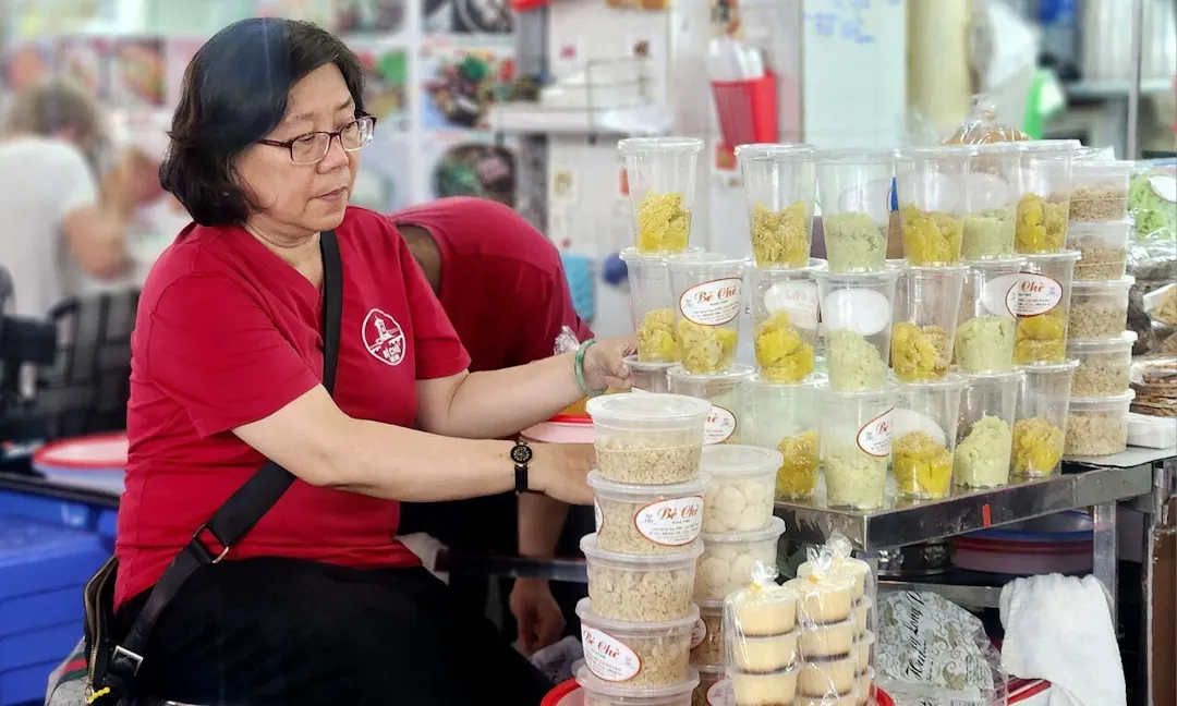 Chè Sài Gòn: The Sweet Symphony of Chè Bé Ba