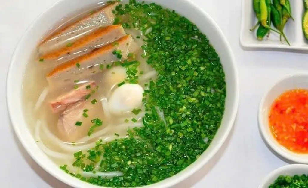 Signature Ingredients of Bánh Canh Hẹ
