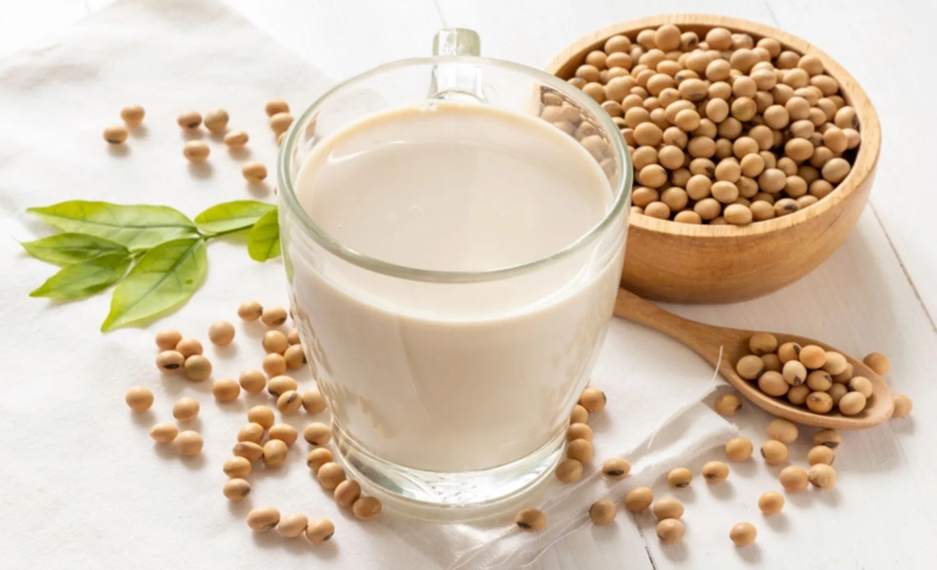 Sữa Đậu Nành: Vietnam's Traditional Fresh Soy Milk Drink