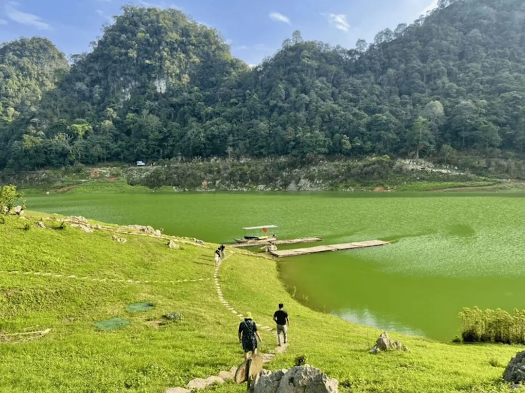 Navigating the High-Altitude Waters of Thang Hen Lake