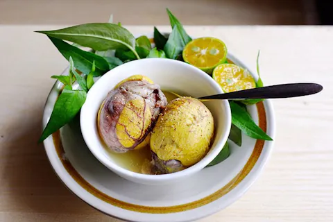 Balut (Hột Vịt Lộn)