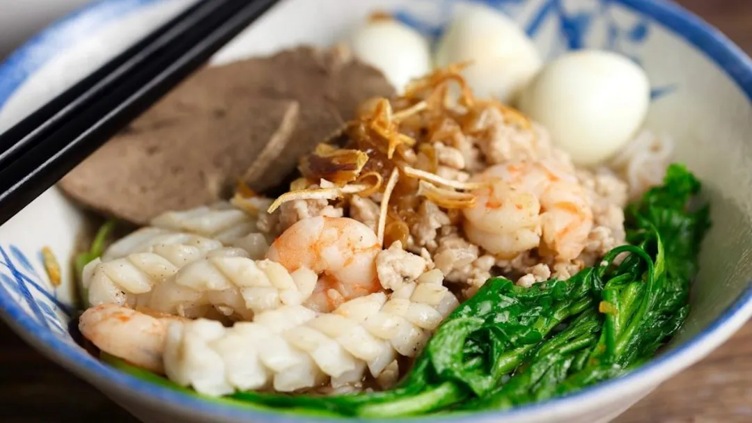 The Choice Between Nước (Soup) and Khô (Dry)