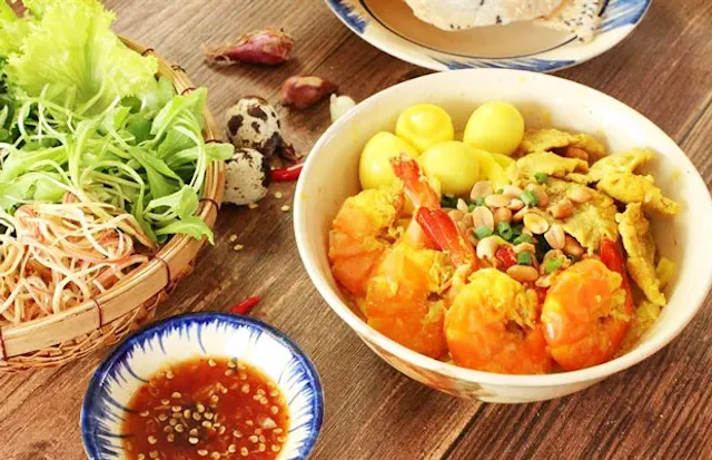Mì Quảng – The Signature Noodle Dish of Central Vietnam