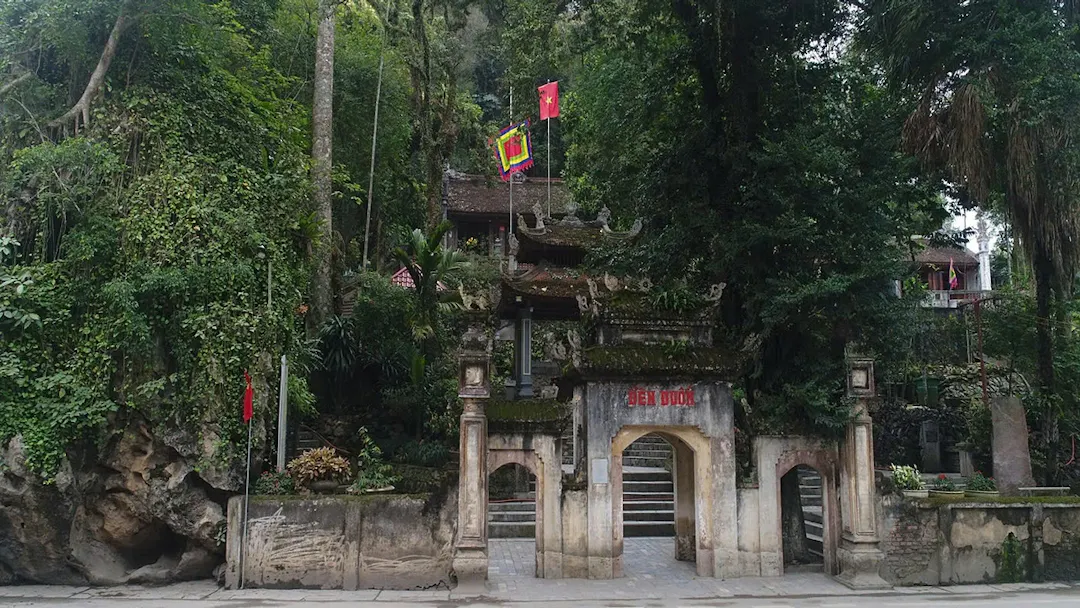 Den Duom Temple (Phu Luong District)