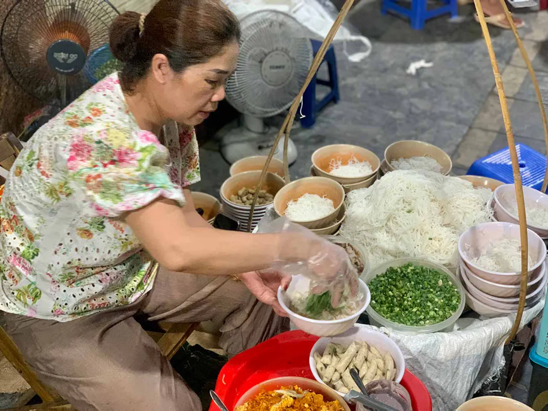 The Urban Origin of Bun Rieu: Culinary Evolution From Hearth to Street