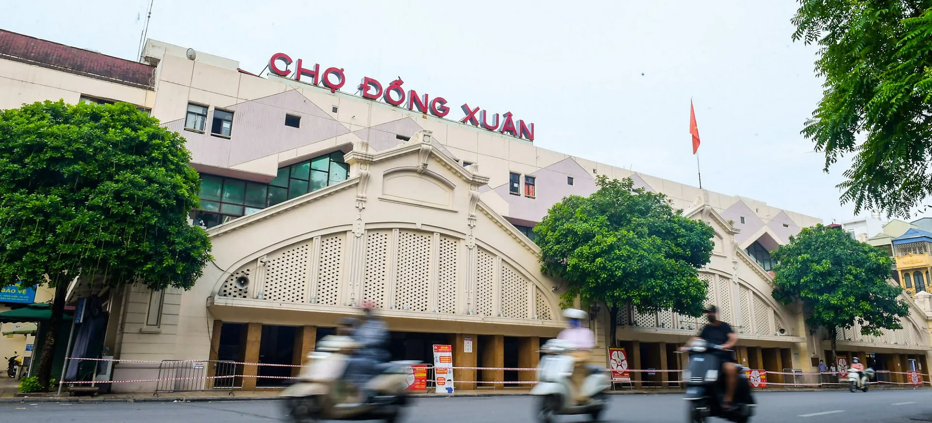 Dong Xuan Market