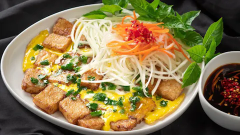 Bột Chiên: Vietnam's Crispy Fried Rice Cake