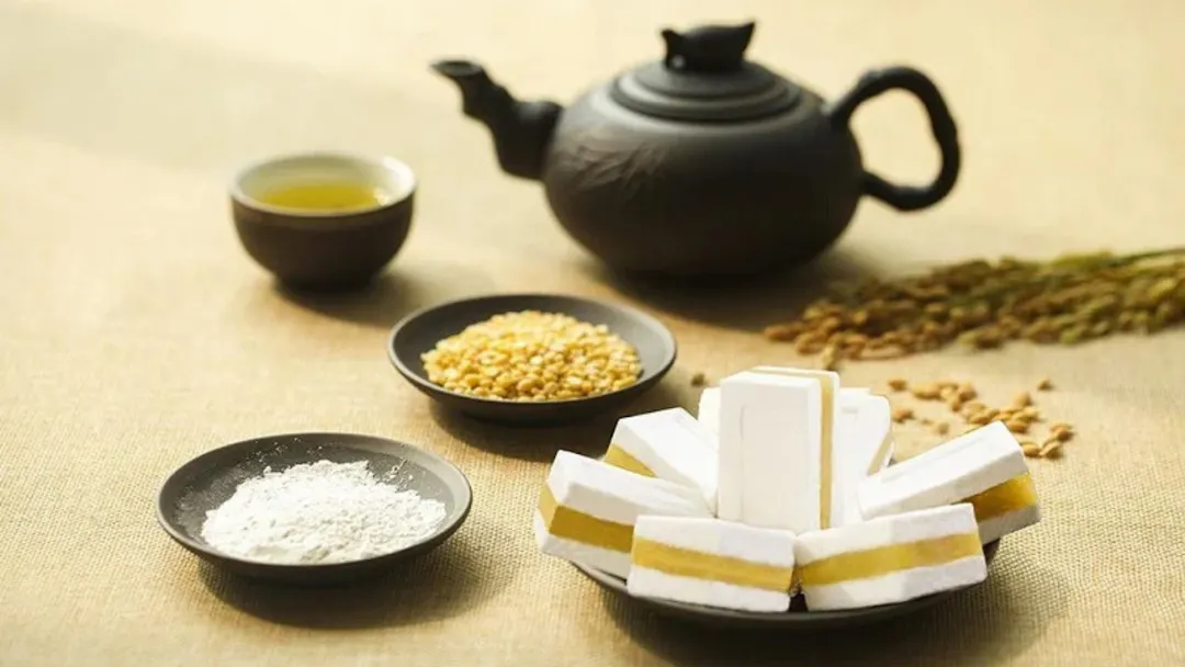 Banh Khao and Traditional Confectionery