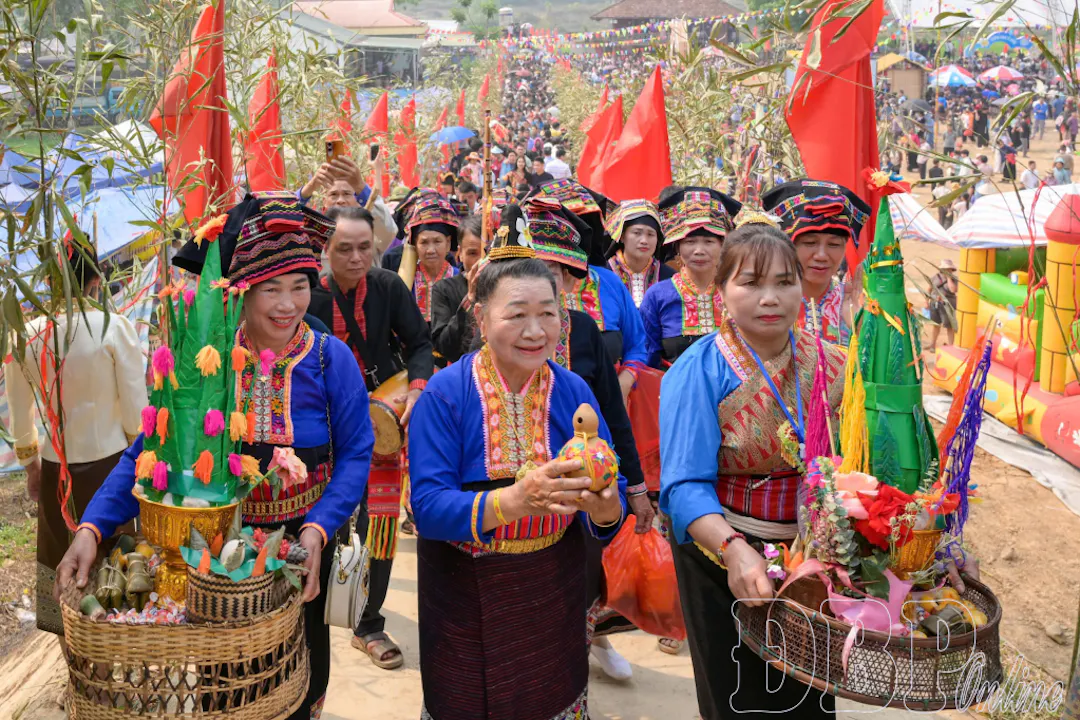 Mastering Cultural Etiquette and Local Interactions