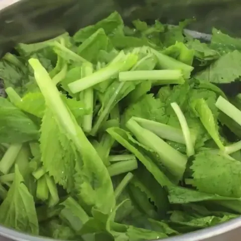 Fresh Herbs & Seasonal Vegetables