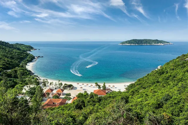 Lao Cham Island in Frames – Coral Reefs, Beaches & Coastal Island Life