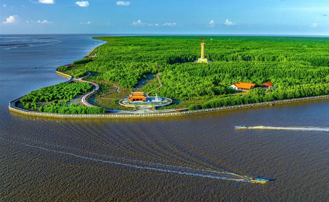 Waterways and Coastal Transit – How to Get to Ca Mau's Deepest Frontiers