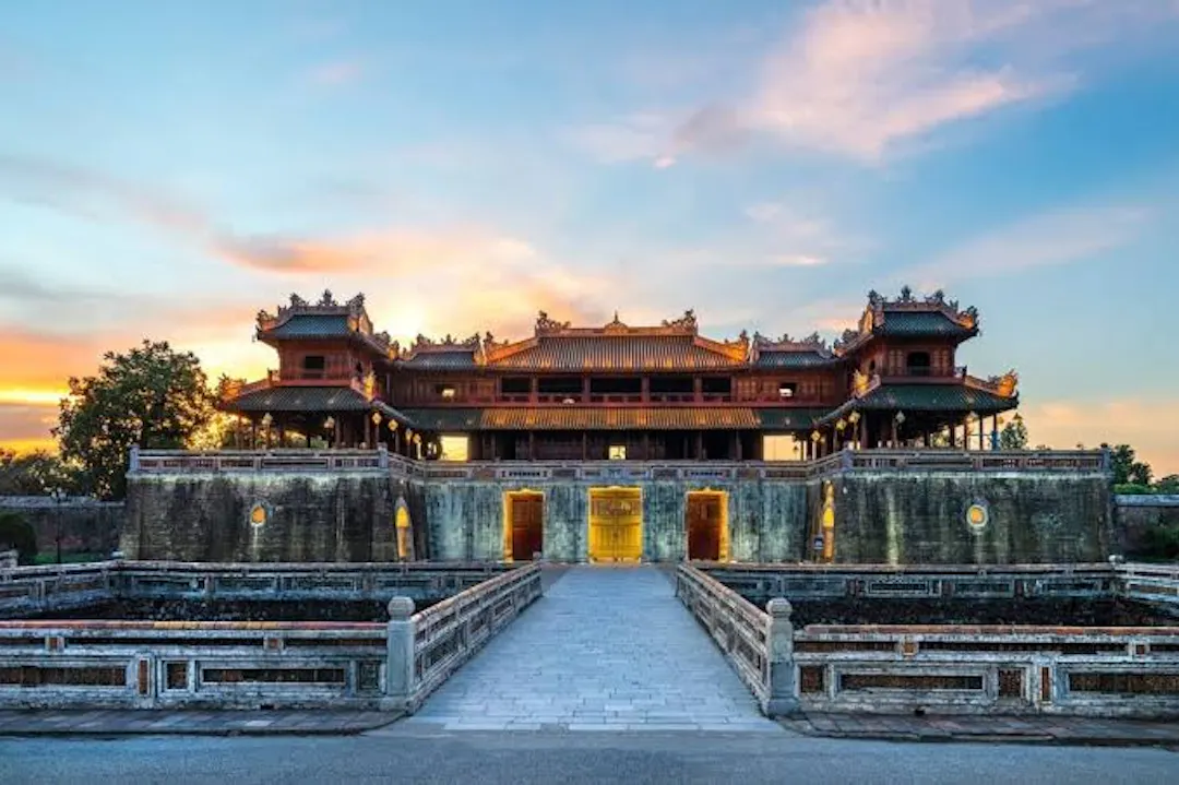 Days Nine and Ten: The Imperial Majesty of Hue or Departure