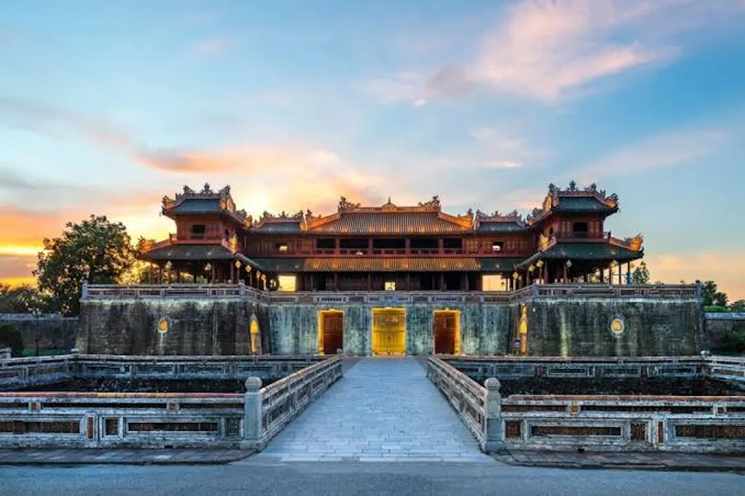 Days Nine and Ten: The Imperial Majesty of Hue or Departure