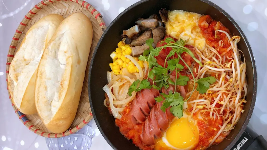 Banh Mi Chao: The Sizzling Pan-Fried Breakfast