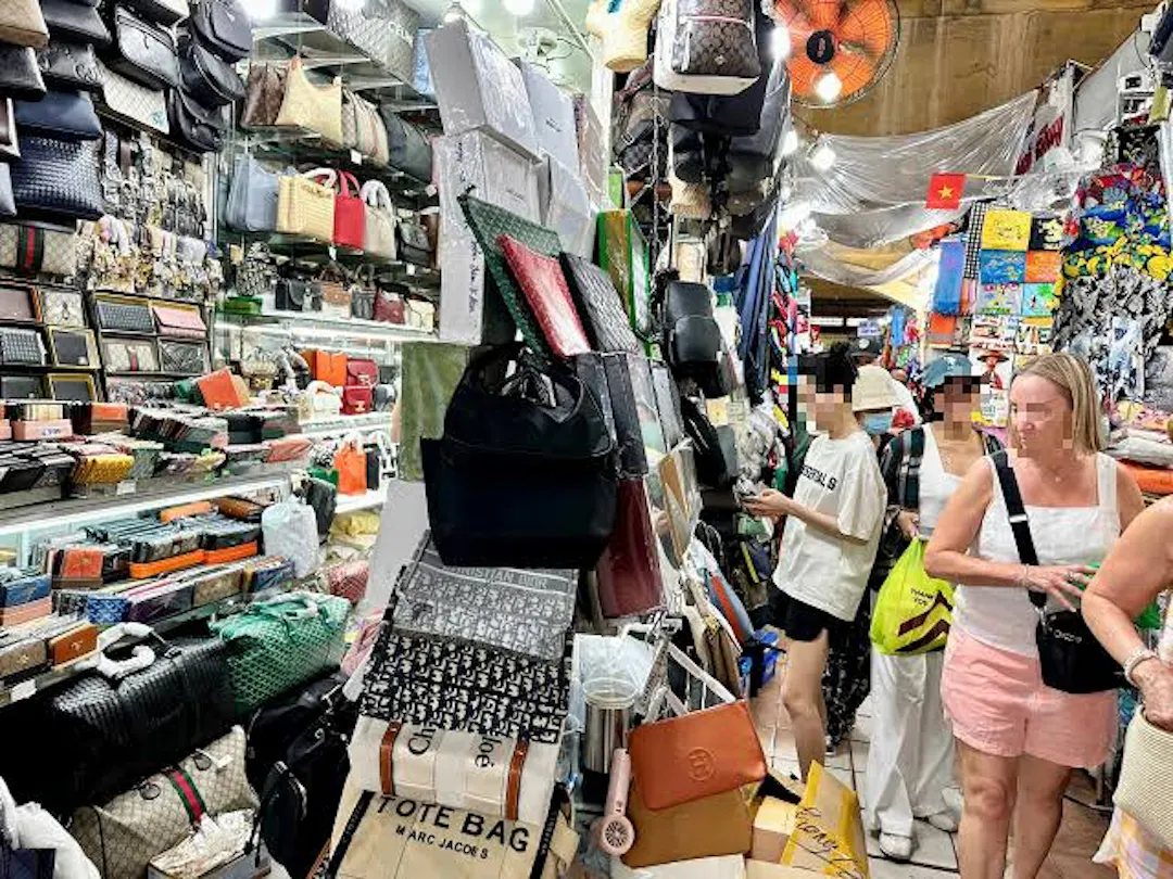 Buyer Beware – What to Avoid at Ben Thanh Market When Seeking the Best Souvenirs to Buy at Ben Thanh Market