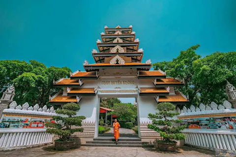 Hue Travel Guide