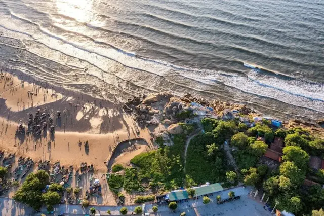 Sam Son Beach in Frames – Coastal Views, Sandy Shores & Seaside Life