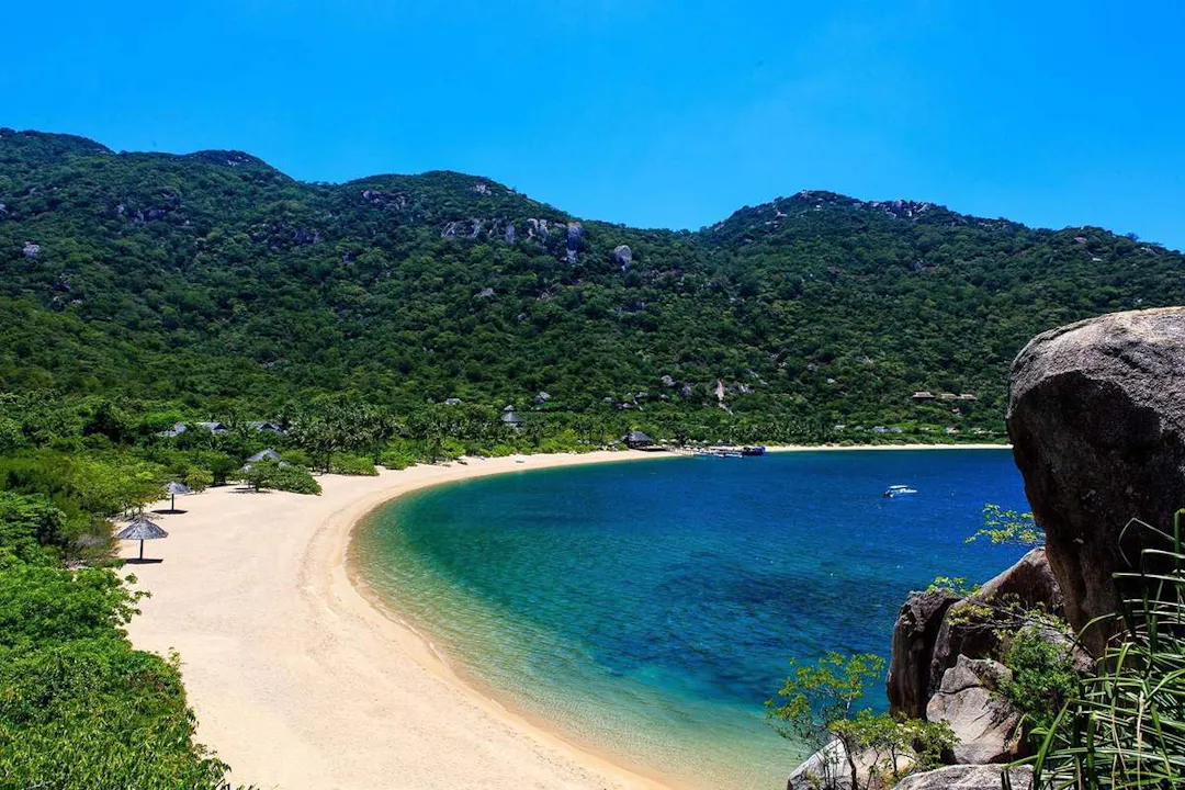Dam Trau Beach (Con Dao Islands)