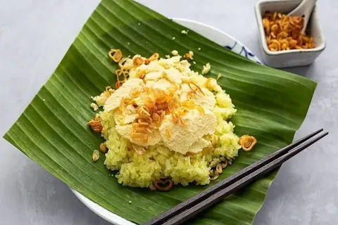 Xôi: Vietnam's Traditional Sticky Rice