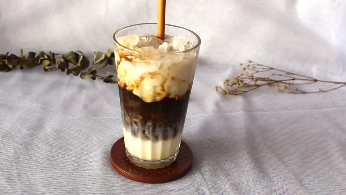 Cà Phê Sữa Đá: Vietnam's Famous Iced Coffee