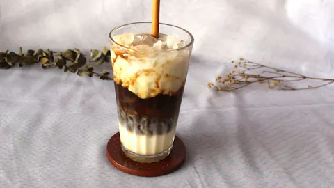 Cà Phê Sữa Đá: Vietnam's Famous Iced Coffee