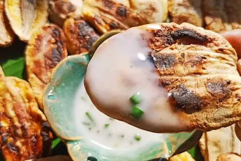 Grilled Banana: Vietnam's Sweet & Smoky Street Snack