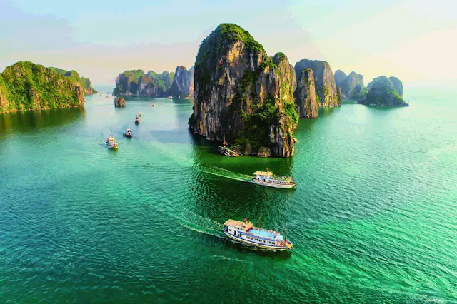 Ha Long Bay Photo Gallery
