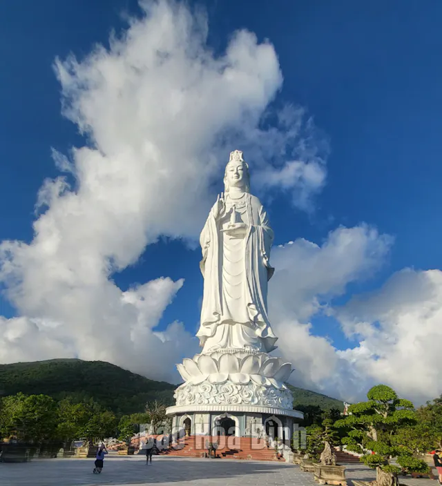 Linh Ung Pagoda – Da Nang’s Sacred Coastal Temple & Home of the Giant Lady Buddha