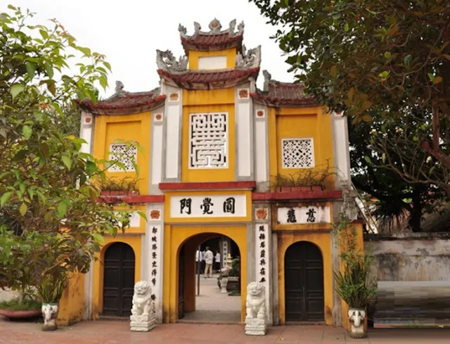 One Pillar Pagoda in Frames – Hanoi’s Historic Lotus-Shaped Landmark