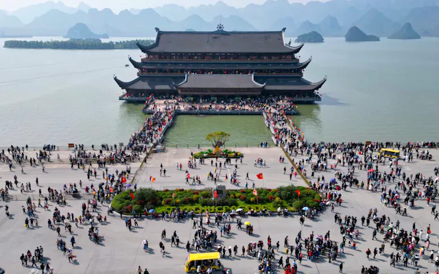 Tam Chuc Pagoda – Vietnam’s Largest Buddhist Complex Amid Lakes & Mountains