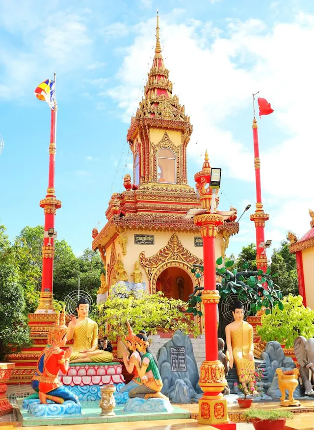 Xiem Can Pagoda in Frames – Khmer Architecture, Spiritual Beauty & Cultural Heritage