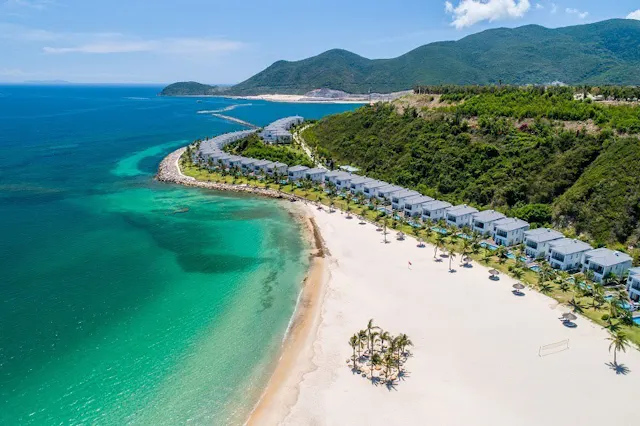 Nha Trang Beach in Frames – Turquoise Waters, Island Views & Coastal Adventures