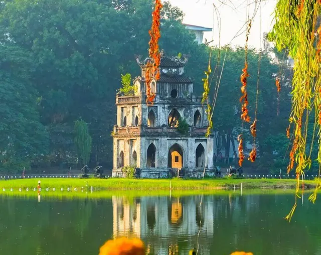 Hoan Kiem Lake Photo Gallery