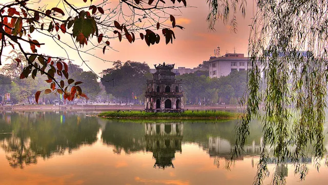 Hoan Kiem Lake Photo Gallery