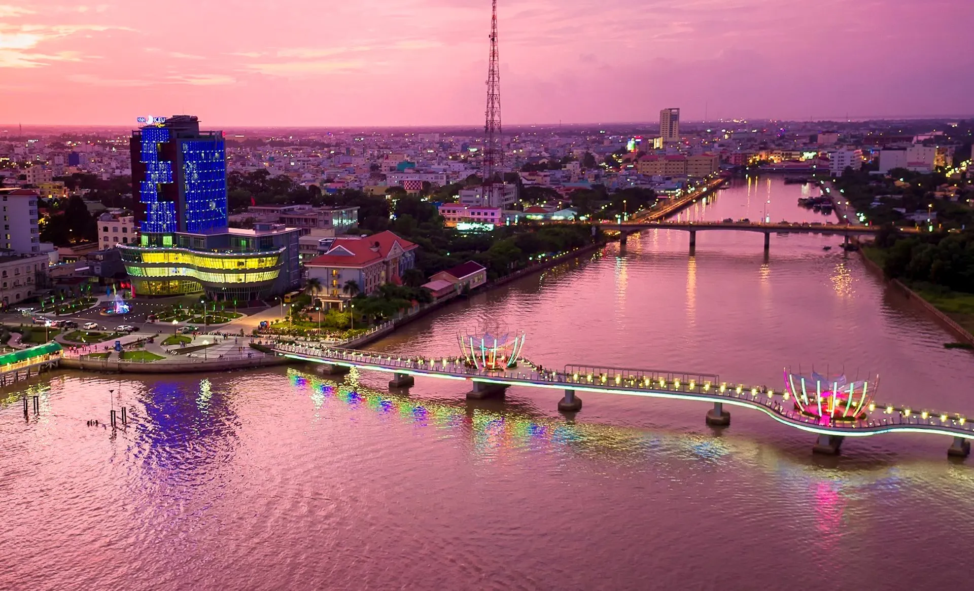 Ninh Kieu Wharf