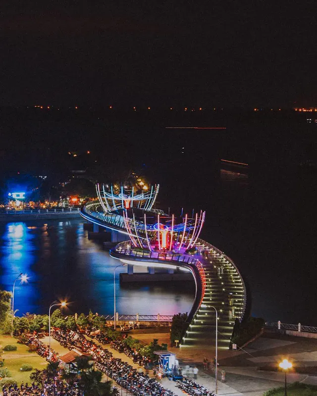 Ninh Kieu Wharf Photo Gallery