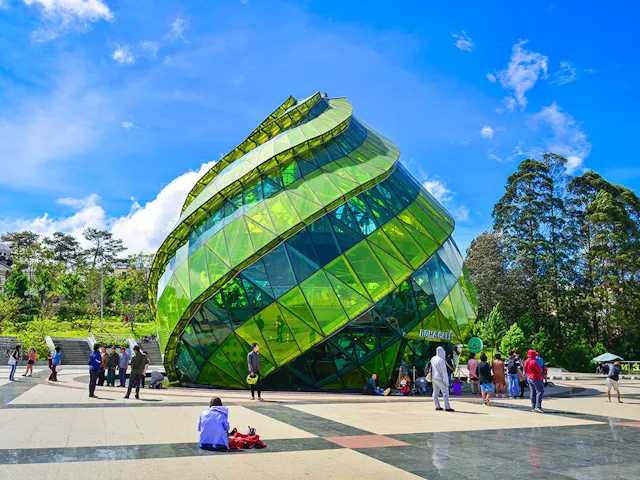 Lam Vien Square Photo Gallery