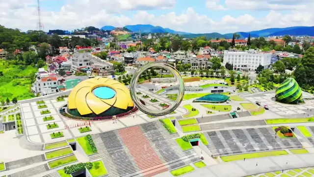 Lam Vien Square Photo Gallery