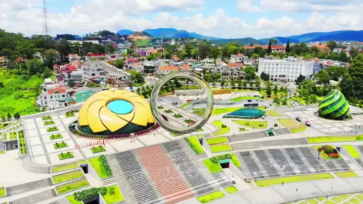 Lam Vien Square Photo Gallery