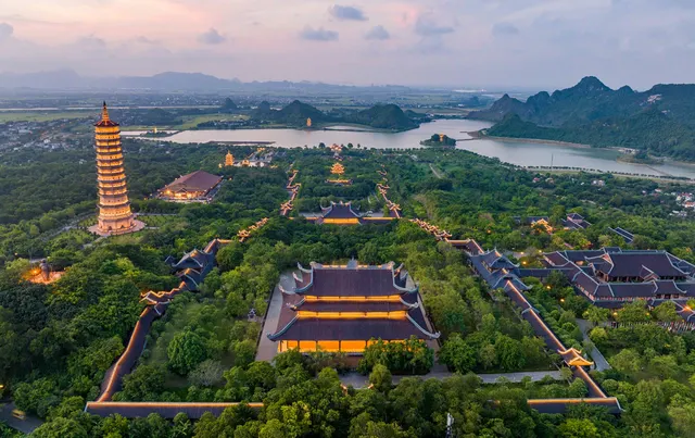Bai Dinh Pagoda Photo Gallery