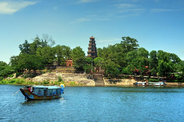 Thien Mu Pagoda Photo Gallery