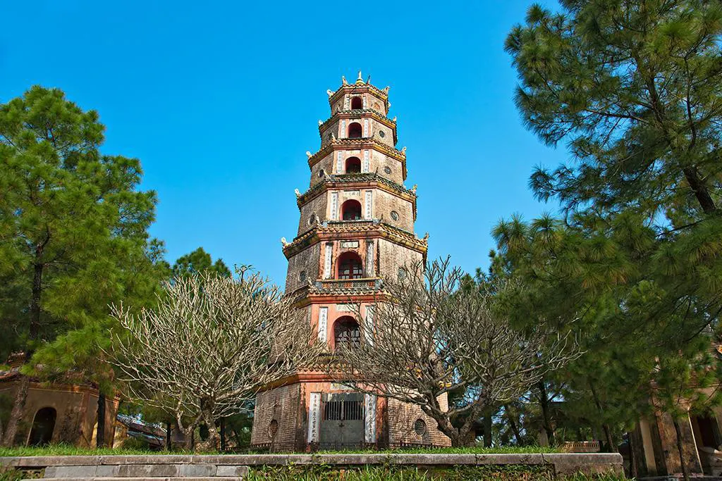 Thien Mu Pagoda Photo Gallery